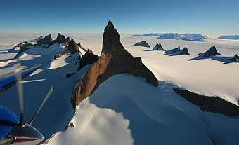 Ulvetanna mountain