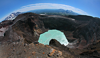 gorelyi crater lake