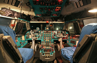 IL-76 cockpit